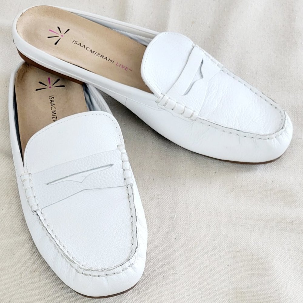 Issaac Mizrahi Live White Moccasins
